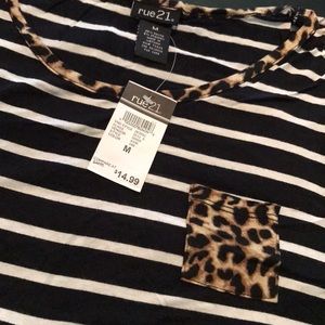 NWT cheetah and striped tee. Size medium.